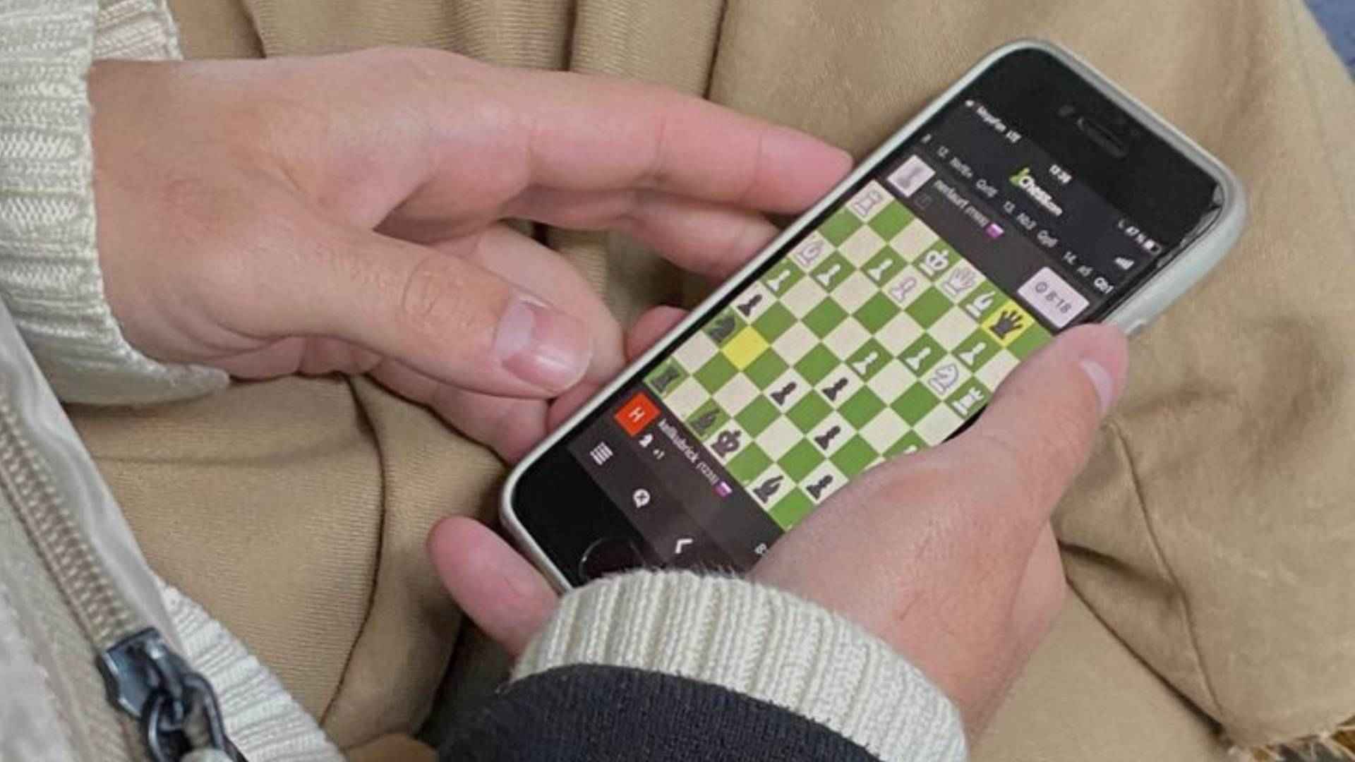 Learn Smart Bluffing Without Guessing